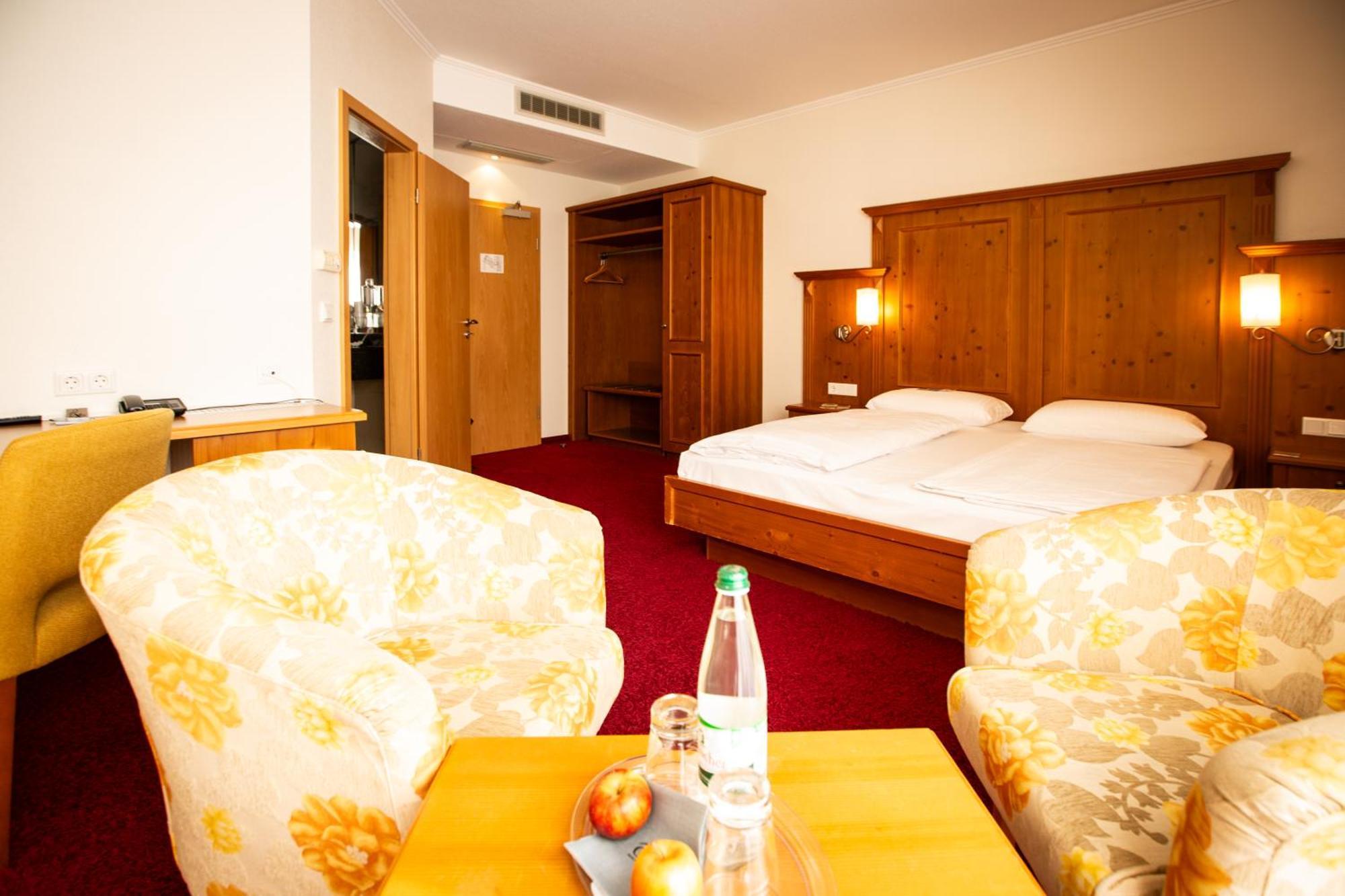 Ringhotel Appelbaum ギュータースロー エクステリア 写真