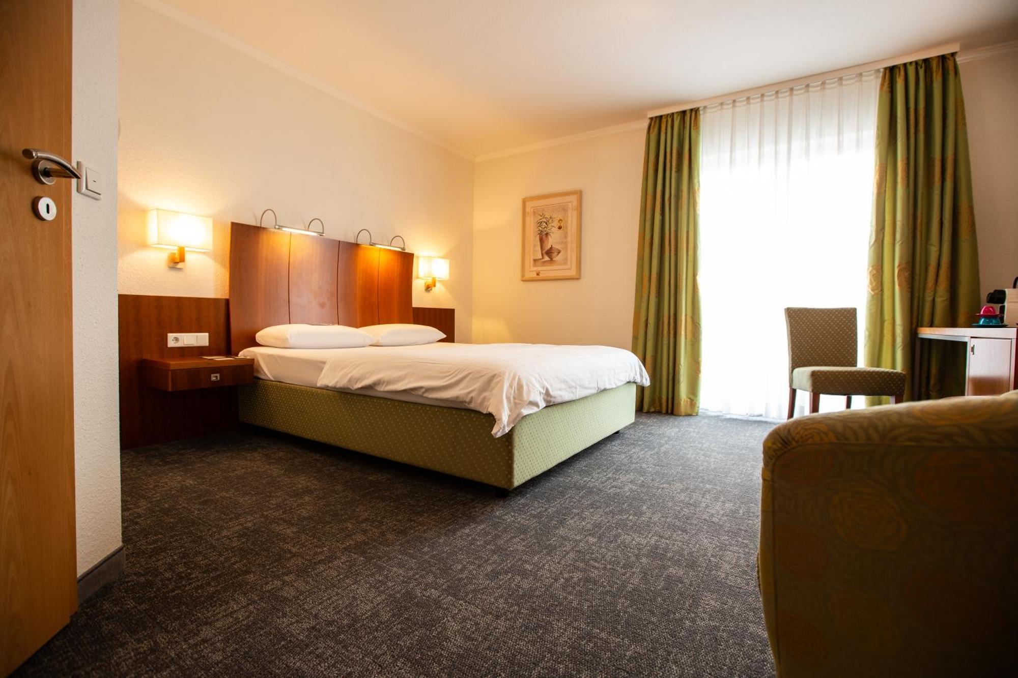 Ringhotel Appelbaum ギュータースロー エクステリア 写真