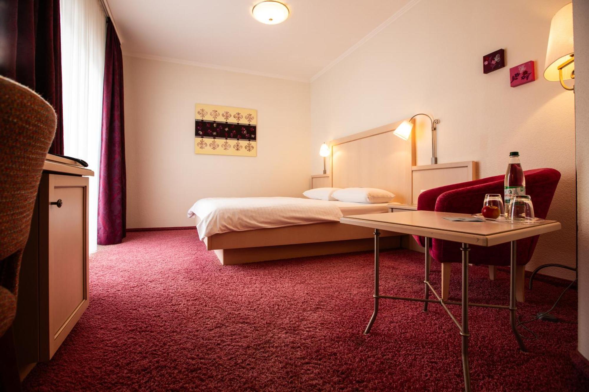 Ringhotel Appelbaum ギュータースロー エクステリア 写真